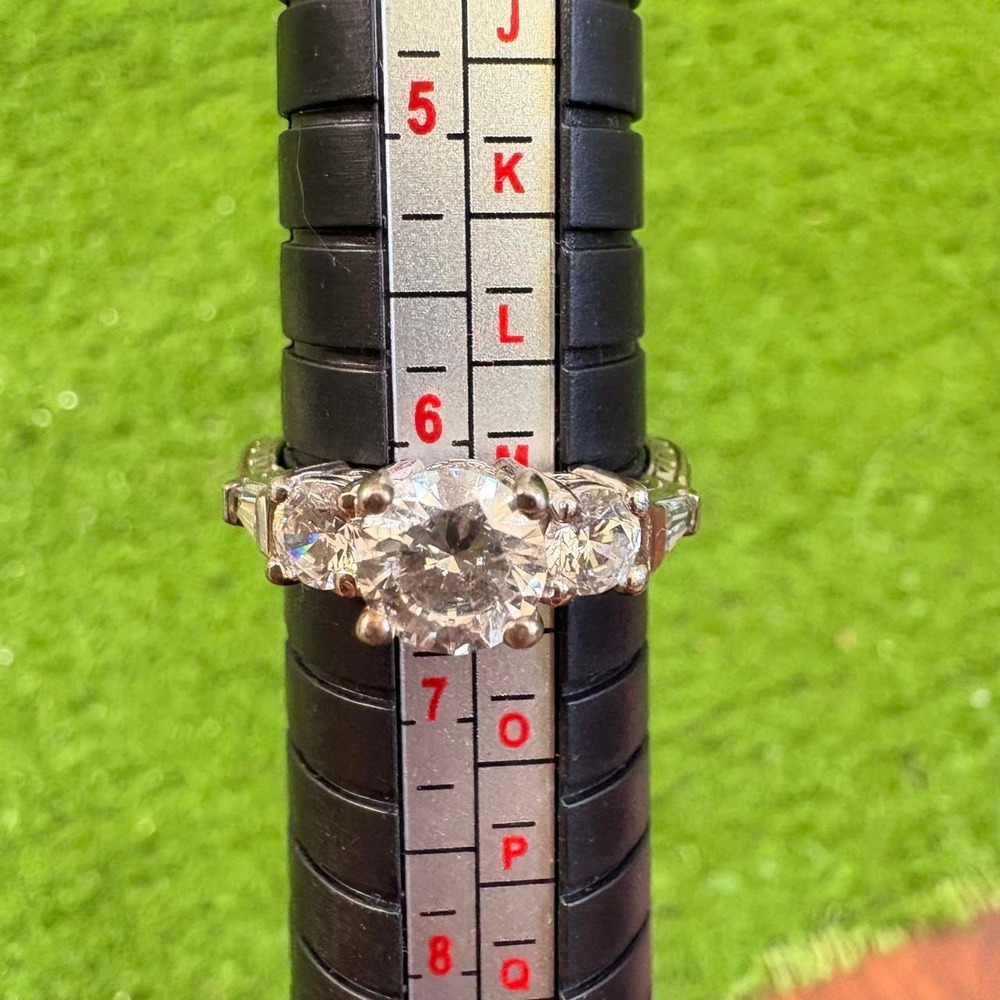 Vintage Silver Tone 3-Stone Cubic Zirconia Ring Size 6.5 Carved Wheat Pattern⁠‎